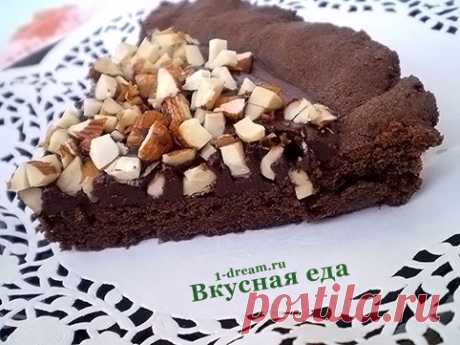 Шоколадный пирог - рецепт песочного пирога с шоколадом и орехами Этот рецепт шоколадного пирога - очень прост из разряда "гости на пороге". Настоящая мечта сладкоежек - шоколадный пирог с топленым шоколадом и миндалем! Пальчики оближешь!