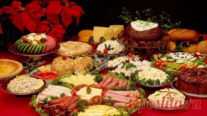 Салаты на день рождения. Вкусные рецепты праздничных салатов. Салаты на день рождения — обязательная часть подготовки застолья. Простые и вкусные рецепты праздничных салатов у каждой хозяйки свои, проверенные. Но иногда хочется удивить гостей и родных чем-то новеньким и оригинальным.