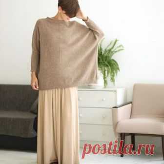 Пример того, как оверсайз может добавить хрупкости и женственности вашему образу💗🌿
Не успела я вчера выставить детали этой безумно красивой наволочки, как ее тут же купили😉 Так что все, что вам остаётся это просто любоваться на мои фото или заказать себе такую же. 
Стоимость работы на заказ от 10 тысяч рублей, все зависит от состава и размера изделия.
В данном случае это твид из ангоры, кашемира и мериноса с небольшой добавкой полиамида. Нежность, которая обволакивает и...