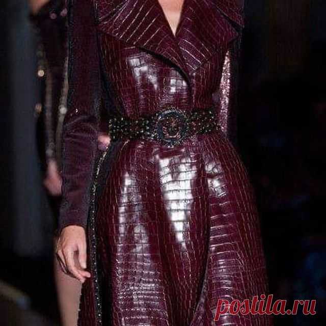 Photo shared by Carole Tanenbaum on December 19, 2020 tagging @versace.