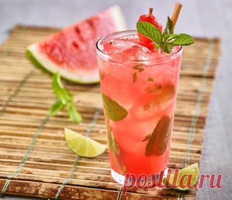 Освежающий арбузно-клубничный лимонад