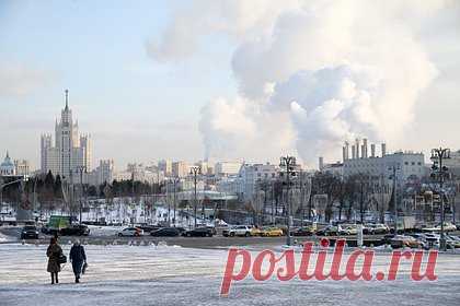 Москвичей предупредили об экстравагантной погоде в ночь на 8 марта. Москвичей ожидают «январские морозы» в ночь на 8 марта. О таких погодных условиях жителей столицы предупредил научный руководитель Гидрометцентра России Роман Вильфанд, его слова приводит ТАСС. По его данным, в праздничный день местами ожидаются умеренные осадки, будет идти снег и мокрый снег.