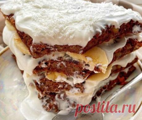 Шоколадно-ореховый тортик с творожным кремом и бананом! 
Время приготовления: 15 минут
КБЖУ на 100 г:137,3/5,7/4,8/17,5 ⠀
Ингредиенты:
1 банан
20 г грецких орехов
100 мл молока
50 г рисовой муки
подсластитель по вкусу
1/3 ч.л разрыхлителя
1 ст.л какао
яйцо
Начинка:
1 банан
170 г мягкого творога
Приготовление:
Банан разминаем вилкой,орехи мелко рубим
Яйца смешиваем с молоком бананом,добавляем муку,орехи и замешиваем тесто
Тесто должно быть чуть густым!
Полученное тесто перели