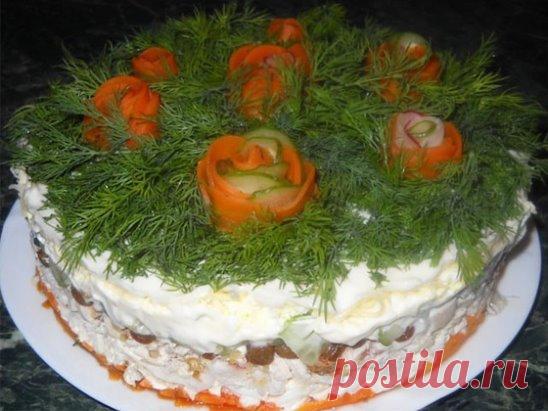 ТОП -21 Потрясающе вкусных и красивых салатов на все случаи жизни!
Сохрани на стеночку и поделись с подругами этими сокровищами! :)
1. Слоёный салат сердце
2. Слоёный салат с курицей изюмом и грецкими орехами
3. Салат 