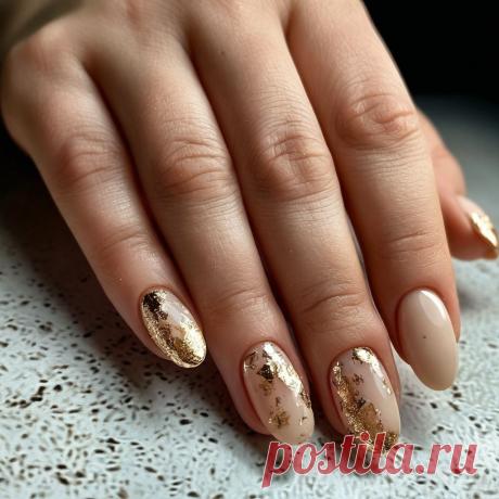 7 идей маникюра с золотыми элементами, которые выглядят элегантно | Маникюрный | Дзен