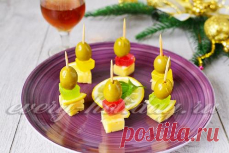 Канапе с сыром и мармеладом: рецепт