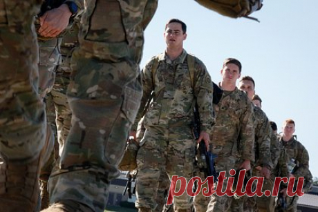 Власти Ирака тайно попросили военных США остаться в стране. Власти Ирака тайно попросили военных США остаться в стране, предыдущие заявления о выводе американского контингента были «попыткой удовлетворить внутреннюю аудиторию». Об этом пишет Politico. По данным издания, с просьбой оставить американский контингент обратился иракский премьер Мухаммед Шия ас-Судани.