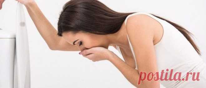 Тошнит во время месячных и кружится голова: причины, что делать