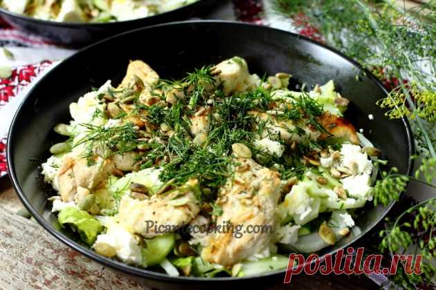 Салат з куркою, бринзою та зернятами | Picantecooking