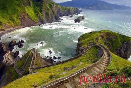 Следуй своей дорогой, и пусть люди говорят что угодно.
Данте Алигьери