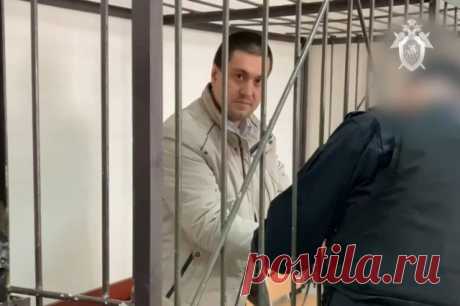 Злобный химик с улыбкой на лице. «Кислотного» маньяка отправили в изолятор. Мужчина, обливший двух девушек кислотой, два месяца проведет в СИЗО. На допросе он дал признательные показания.