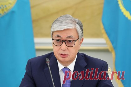 Токаев призвал не спешить с переводом казахского алфавита на латиницу. Президент Казахстана Касым-Жомарт Токаев призвал не спешить с переводом казахского алфавита на латиницу и изучить для этого передовой мировой опыт. По словам президента, реформа должна проводиться под руководством академии наук, а в механическом переходе на латиницу трудности нет.