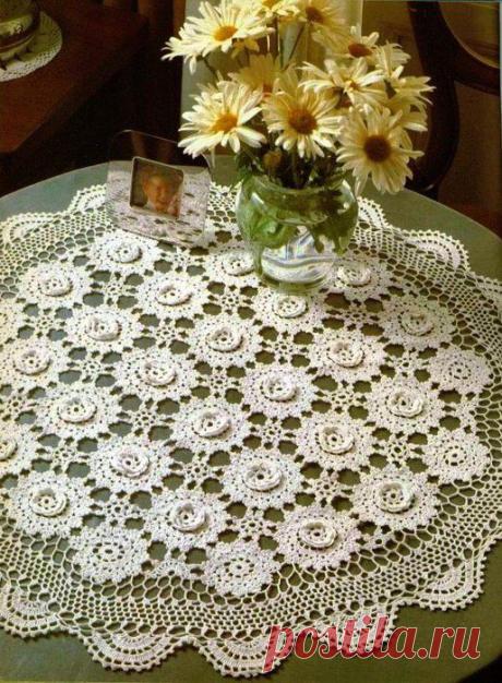 КРАСИВЫЕ САЛФЕТКИ С ЦВЕТАМИ, СВЯЗАННЫЕ КРЮЧКОМ. №4