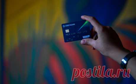Турецкие отели начали принимать карты «Мир» через российские PAY-сервисы. С конца сентября турецкие банки остановили прием карт российских «Мир» из-за предупреждения властей США о риске вторичных санкций. По данным «Известий», ряд отельеров в Турции после этого перешли на российские платежные сервисы
