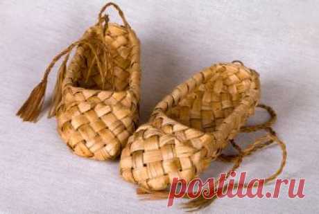 6 очевидных признаков того, что ваши предки не были дворянами Большинство людей мечтают о том, что их предки были исключительно благородных кровей, поэтому стараются отыскать в своей внешности черты «столбовой дворянки» и похвастаться изысканными манерами. Иногда это удается, но в большинстве случаев некую новоявленную графиню, купившую где-то бумаги с фамильной гербовой печатью, выдают сущие пустяки, которые явно свидетельствуют о том, что их предки были явно из рабоче-крестьянского сословия.