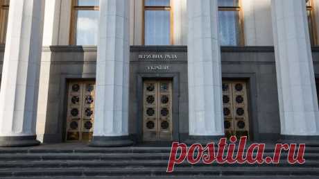 Украинские военные планируют принять контроль над Верховной Радой, передает источник
