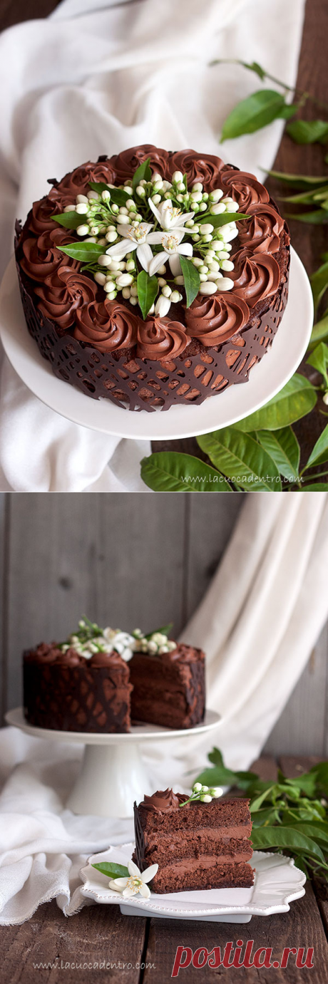 Torta alla mousse di cioccolato e fiori di zagara