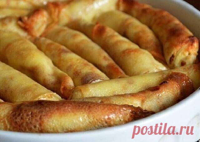 Налистники с творогом я впервые попробовала на свадьбе у друга, которая была в деревне. Их вкус покорил меня навсегда. После свадьбы я раздобыла рецепт этих чудесных налистников, и теперь сама радую свою семью этим чудом. Готовятся они на молоке и крахмале, получается тоненькие, нежнейшие и ароматные, по-домашнему теплые и удивительно вкусные!