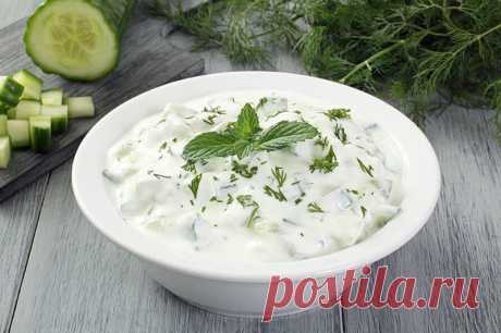 Тзатзики: знаменитая греческая закуска из огурцов и йогурта — Вкусные рецепты