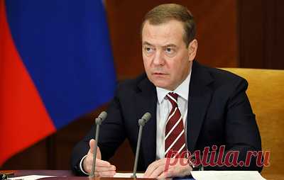 Медведев: угроза прямого столкновения России и НАТО никогда не была такой реальной. Заместитель председателя Совета безопасности РФ отметил, что речь идет о периоде, который начался с Карибского кризиса