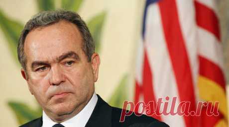 Кэмпбелл: США должны подать своему «заклятому врагу» Ирану военный сигнал. США расценивают Иран как «стратегического заклятого врага», нынешняя американская администрация оценивает возможность подачи Тегерану «военного сигнала» о намерении противодействовать его шагам. Об этом заявил американский дипломат Курт Кэмпбелл. Читать далее