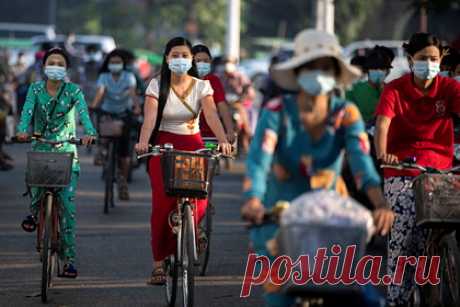 Вирусолог объяснил заявление о новой стране-суперраспространителе COVID-19. Профессор кафедры вирусологии биологического факультета МГУ Алексей Аграновский объяснил заявление специального докладчика ООН по Мьянме Тома Эндрюса о том, что страна превращается в государство-суперраспространитель коронавируса. «Не стоит пытаться притягивать за уши COVID-19 к политике», — подчеркнул вирусолог.