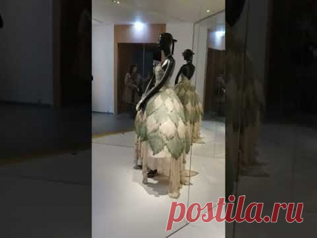 Музей Диора в Париже. Роскошные платья нью-лук