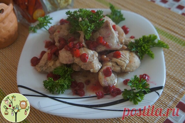 🥘 10 лучших рецептов вкусной курицы в духовке 🥘  
 
Вариантов приготовления мяса этой птицы бесчисленное множество: супы, гриль, салаты, поджарки, рагу, ну и, пожалуй, самый популярный и аппетитный: вкусная курочка, запечённая в духовке. Мало кто откажется отведать подрумяненную ножку с картофелем или филе с хрустящей сырной корочкой. Предлагаем вам десять рецептов приготовления блюд из курицы: от традиционной с чесночком до фаршированной апельсинами. 
 
 Курица, запечён...
