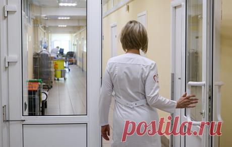Врач Шахмарданов оценил угрозу распространения лихорадки Западного Нила в РФ. Первый в этом сезоне случай заражения зафиксировали в Волгоградской области 13 июля, отметил доктор медицинских наук
