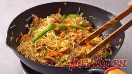 ЧОУ-МЕЙН С КУРИЦЕЙ Подробный рецепт - https://www.vsegdavkusno.ru/recipes/kuricza-chou-mejn
Чоу-мейн-знаменитое китайское блюдо, которое стало популярно по всему миру.…