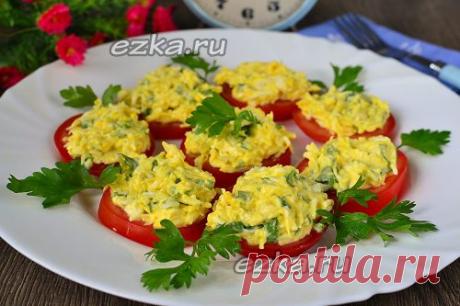 Закуска из помидор с сыром и чесноком