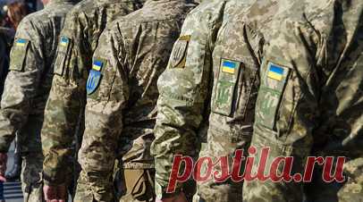 Военные в Житомире вышли на площадь, требуя наказать подозреваемых в рэкете. Около 40 украинских военнослужащих собрались на центральной площади у здания суда в Житомире с требованием наказать подозреваемых в рэкете. Читать далее