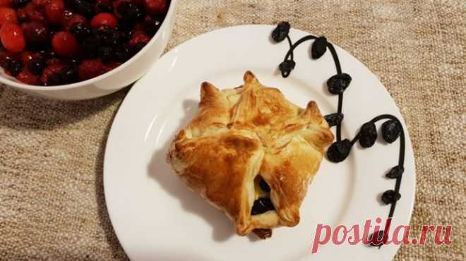 Слойки с творогом и изюмом