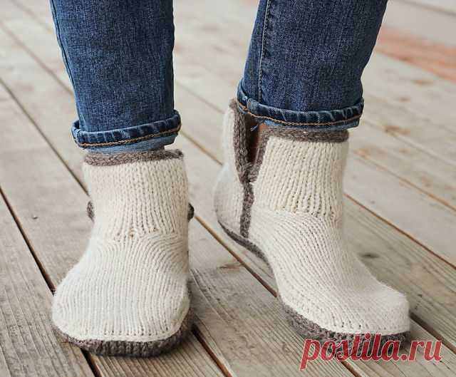 Modern Mocs by Bekah Knits