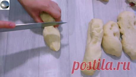 Нашел новый рецепт , смешиваю муку с минеральной водой и потом на сковороду ( попробовал один раз и теперь готовлю постоянно ) Рецепт очень простой и быстрый, можно делать утром и оставлять в холодильнике до вечера, а вечером в сковороде на плите или в духовке.
Для приготовления берем обычную мелкую соль высшего сорта, если нет такой, то обычную соль 1 к 1 с мелкой солью, добавляем 3 столовые ложки без горки (для маленьких сковородок), все перемешиваем в сухом виде и затем разводим водой или м…