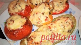 Помидор, перец и кабачок фаршированные и запеченные под сыром. Запеченные овощи в духовке