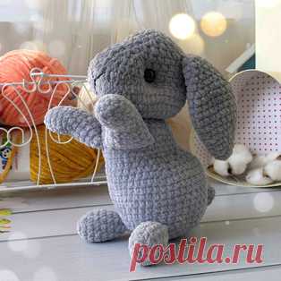Кролик Лёля амигуруми. Схемы и описания для вязания игрушек крючком! Бесплатный мастер-класс от Любы Фланчевой по вязанию плюшевого кролика по имени Лёля. Высота вязаной крючком игрушки примерно 20 см. Для изготовления…