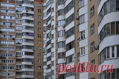 Названы признаки рискованного для покупки жилья. Приобретение недвижимости с обременениями может быть связано с неприятностями в процессе заключения сделки и после. Наиболее серьезным обременением считается судебный арест. В этом случае объект находится в подвешенном состоянии до окончания разбирательства, которое может затянуться на неопределенный срок.