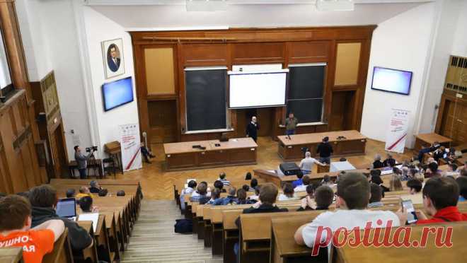 Студент СПбГУ прокомментировал свой донос в полицию на астронома с флагом Украины. Студент Санкт-Петербургского государственного университета (СПбГУ), который сообщил в полицию о значке в виде флага Украины у одной из пассажирок метро, заявил, что не сожалеет о своем поступке. Его слова передает ...