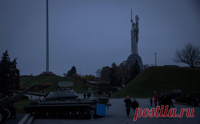 Блинкен оставил за Киевом решение, когда и о чем говорить с Россией. Госсекретарь США также пообещал Киеву помощь в смягчении последствий ракетных ударов по критически важным объектам инфраструктуры