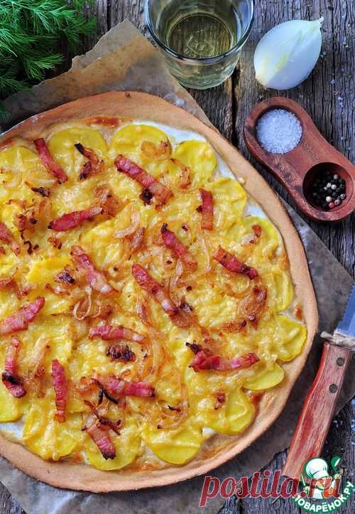 Пирог "Тартифлетт" с беконом, луком и картофелем - кулинарный рецепт