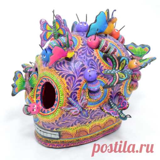 Даниэль Паредес: Череп с бабочками | CulturalArt.org