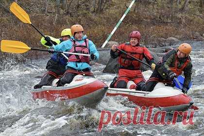 Несколько катамаранов с россиянами перевернулись при сплаве по реке. Четыре катамарана с россиянами перевернулись при сплаве по реке Снежная в Бурятии. Об этом сообщает ГУ МЧС России по республике. Отмечается, что инцидент произошел вечером в четверг, 6 июля. В результате опрокидывания катамаранов три человека спаслись. При этом судьба еще пятерых туристов неизвестна.