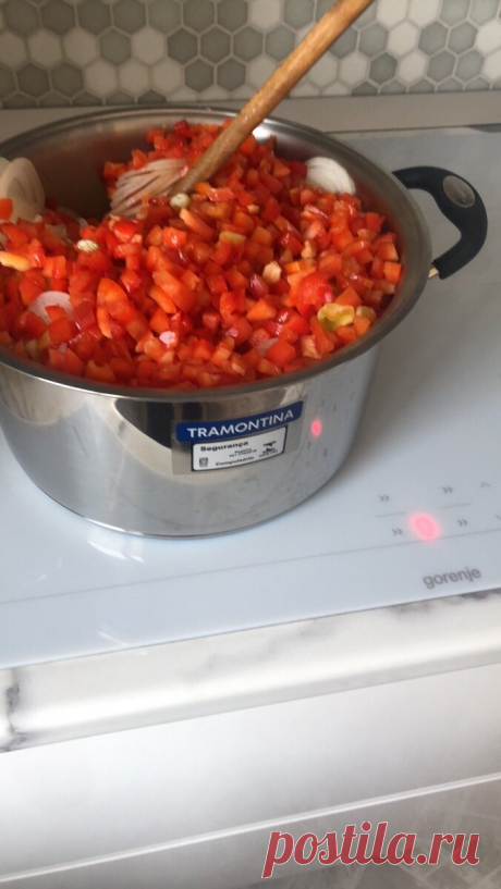 Салат "БОМБА" и помидорчики по вкуснейшим рецептам заготавливаем на зиму. Овощи, которые зимой едят все за милую душу. | Умелицы | Яндекс Дзен