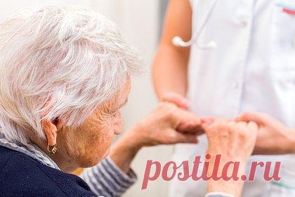 Обнаружена взаимосвязь между кишечным микробиомом и болезнью Альцгеймера. Ученые из Университета Невады обнаружили взаимосвязь между кишечным микробиомом и болезнью Альцгеймера. Оказалось, что определенный вид бактерий значительно усиливает вероятность развития нейродегенеративного заболевания. Самыми опасными видами бактерий стали Alistipes и Bacteroides из семейства Bacteroidetes.