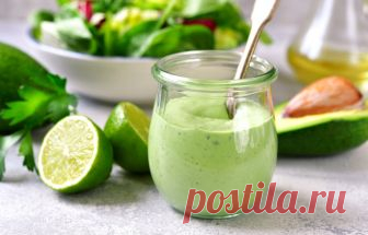 Легкость бытия: 8 вкусных фитнес-заправок для традиционных салатов Многие салаты по традиции заправляют майонезом — высококалорийным и тяжелым соусом. Отличная альтернатива майонезу — восемь фитнес-заправок, которые сделают ваши любимые салаты легкими и вкусными.