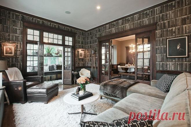 *Дизайн и декор* - Дом в Солт-Лейк-Сити
Обои под книжные фолианты....