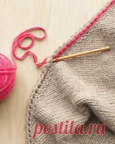 Very pretty way to decorate a finished item. handmade-gifts-triangle-scarf-070-mld110650.jpg