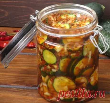 Вот такие остренькие огурцы по-грузински готовит соседка: вкусно так, что баночка за день разлетается. А дома сказали, что это "по-корейски"