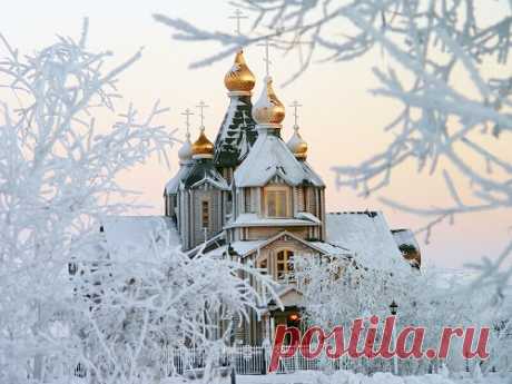 Рождество и Сочельник в январе 2022 года: народные традиции и приметы Празднование Рождества Христова — важное событие в православном мире. К этому времени заканчивается строгий пост, и верующие отмечают праздник с размахом. В день перед праздником и в само Рождество соблюдают церковные традиции, которые важно помнить.